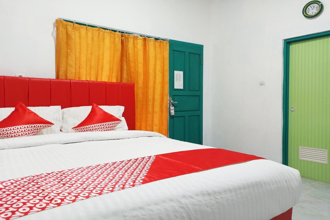 Oyo 2611 Hotel Krui Syariah エクステリア 写真