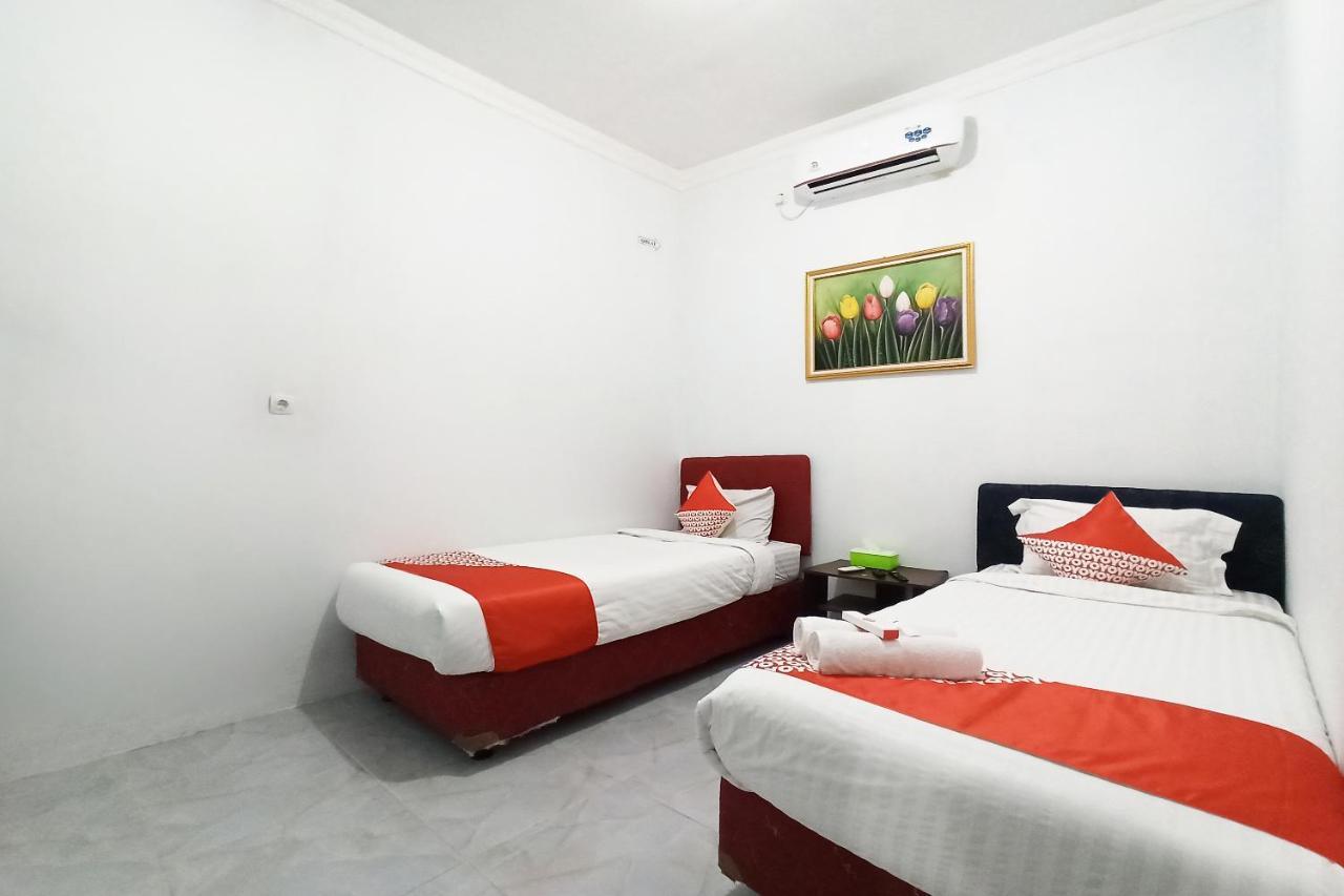 Oyo 2611 Hotel Krui Syariah エクステリア 写真